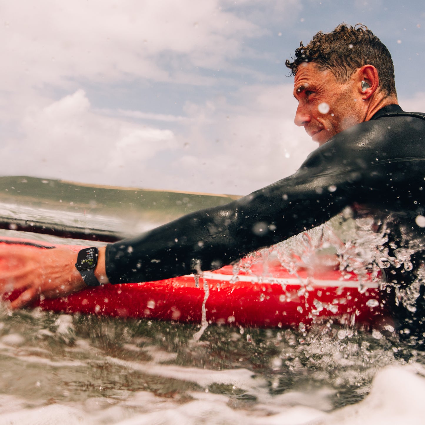 Apple Watch Series 10 GPS 42mm klavírně černé hliníkové pouzdro s černým sportovním řemínkem - S/M - iSTYLE CZ