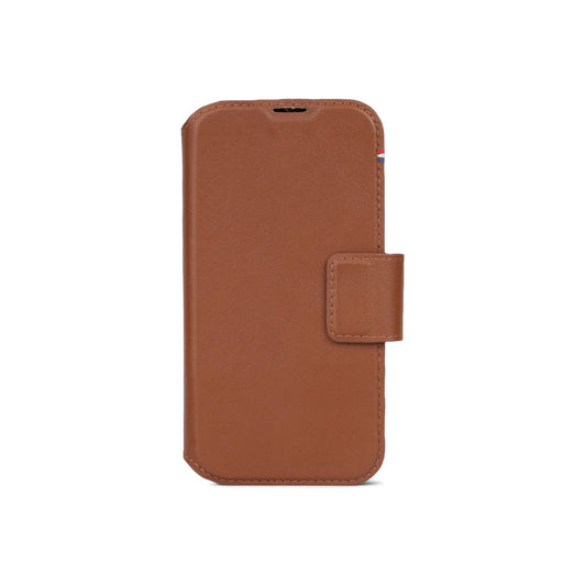 Kožená odnímatelná peněženka Decoded pro iPhone 15 Plus - hnědá - iSTYLE CZ