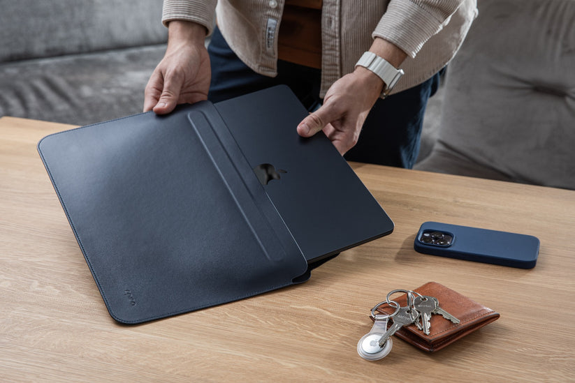Kožený obal pro MacBook Air/Pro 13,3" Epico - tmavě modrý - iSTYLE CZ