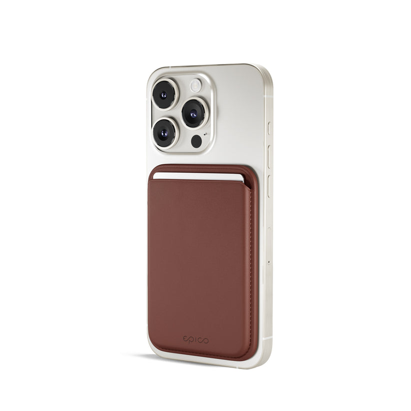 Magnetická peněženka Epico Mag+ Wallet - hnědá - iSTYLE.cz