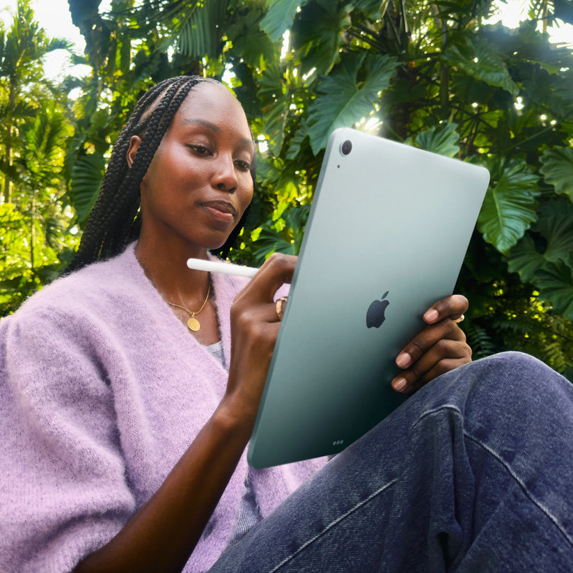 Apple 13palcový iPad Air Wi-Fi 512GB - hvězdně bílý (otevřený) - iSTYLE CZ