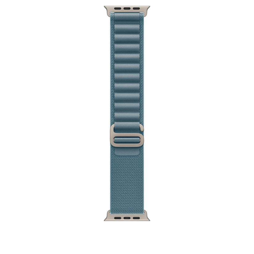 Řemínek pro Apple Watch 44/45/46/49 mm Apple světle modrý Alpský tah - velký - provedení z přírodního titanu - iSTYLE CZ
