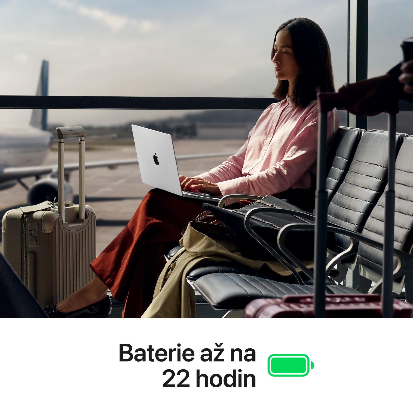 MacBook Pro 14,2", Apple M5 čip, 10jádrové CPU, 10jádrové GPU, 32GB, 1TB SSD – vesmírně černý (otevřený) - iSTYLE.cz