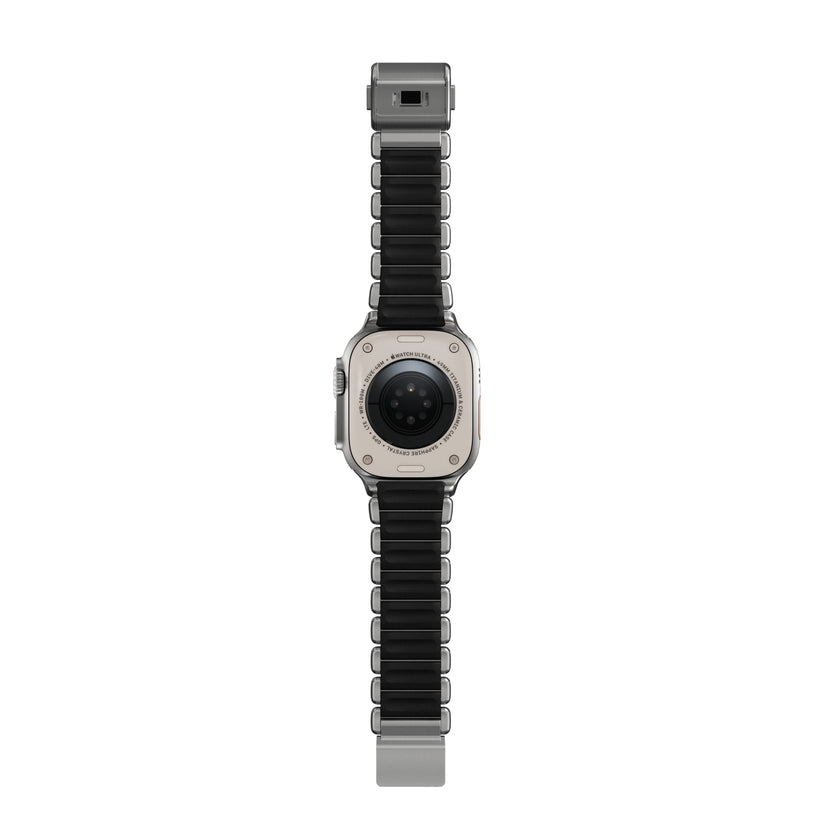 Řemínek pro Apple Watch 45/46/49 mm Nomad Stratos Band FKM - stříbrný - iSTYLE.cz