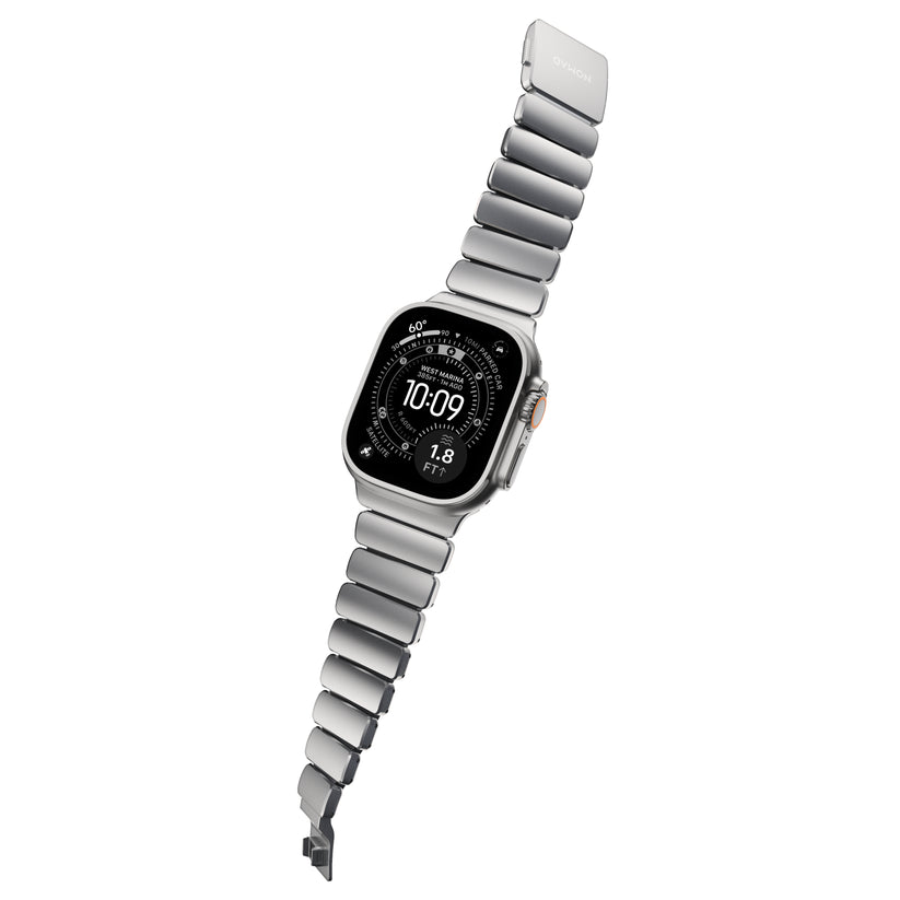Řemínek pro Apple Watch 45/46/49 mm Nomad Stratos Band FKM - stříbrný - iSTYLE.cz