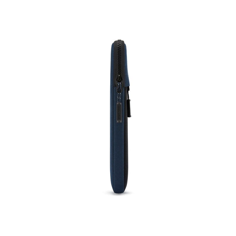 Pouzdro pro MacBook 14" Pipetto Expand Sleeve - tmavě modré - iSTYLE.cz