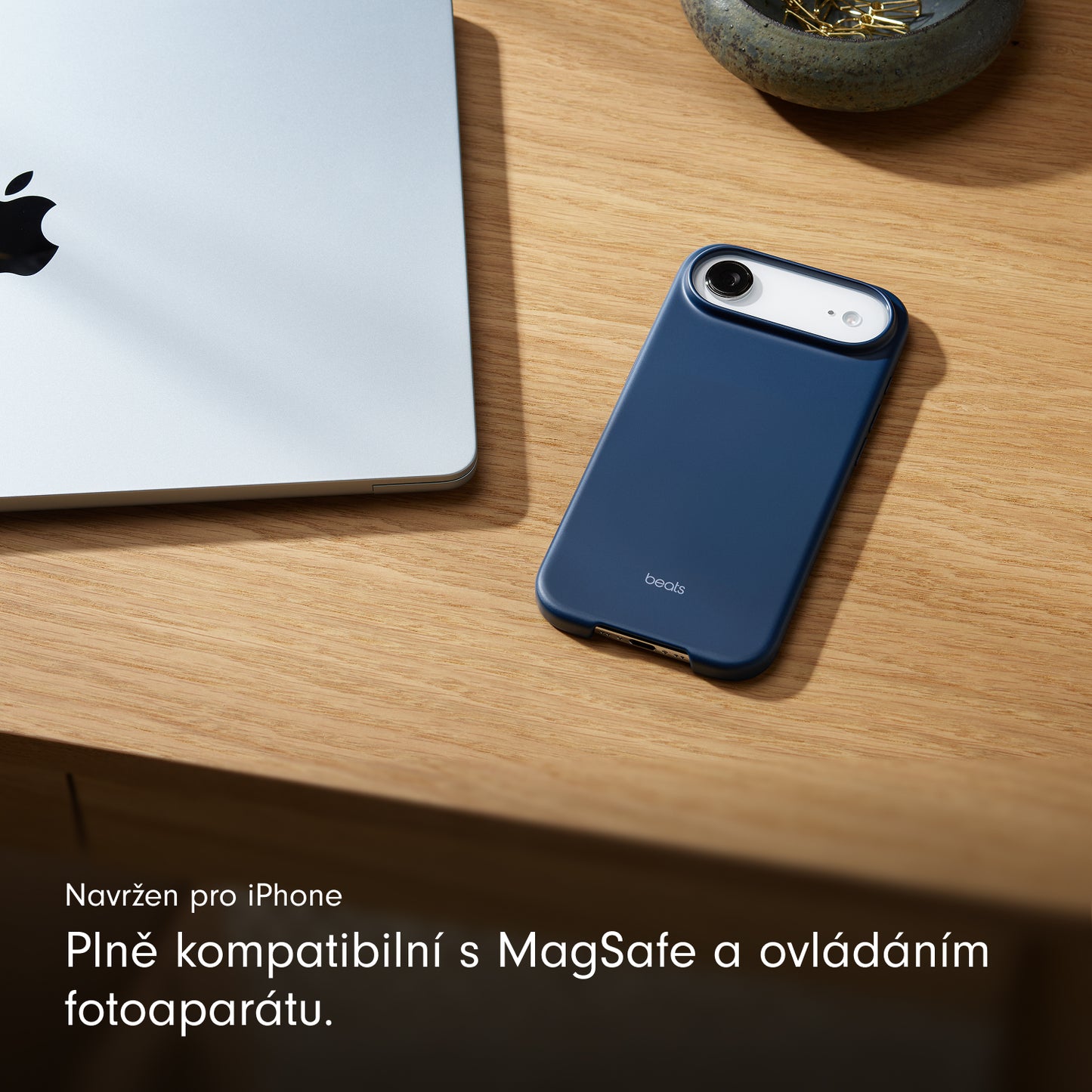 Kryt pro iPhone Air Beats s MagSafe a ovladačem fotoaparátu - hlubinně modrý - iSTYLE CZ
