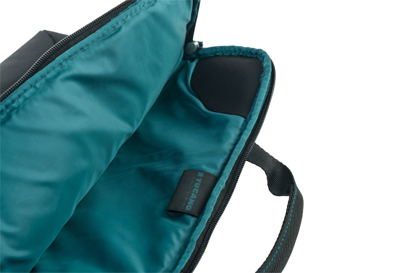 Brašna Tucano Smilza Super Slim pro MacBook 14" - černá - iSTYLE CZ