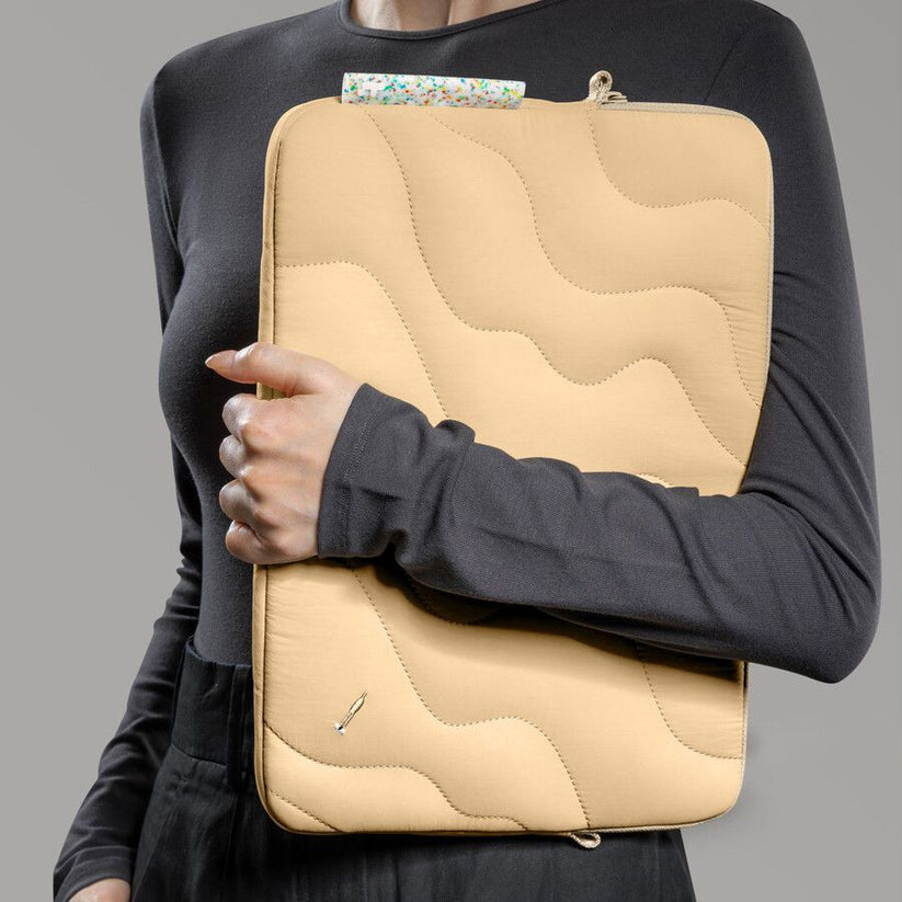 Pouzdro pro MacBook 13" tomtoc Terra-A27 - duna shade - iSTYLE CZ
