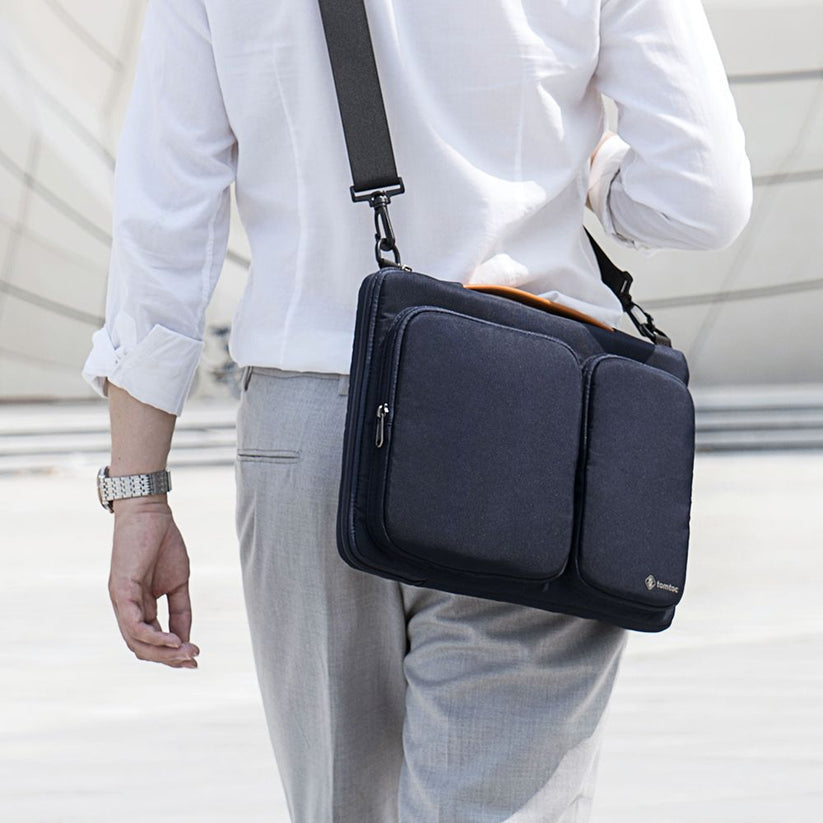 Brašna pro MacBook Pro 16" tomtoc Messenger - modrá - iSTYLE CZ