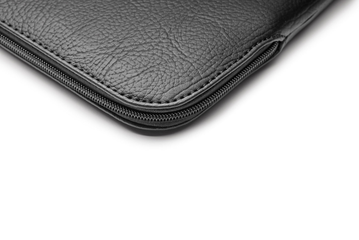 Pouzdro pro MacBook 13" Trunk Apple Peel Sleeve - černé - iSTYLE CZ