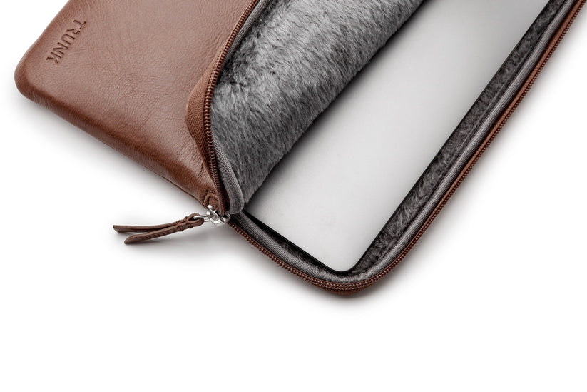 Pouzdro pro MacBook Pro 14" Trunk Leather Sleeve - hnědé - iSTYLE CZ